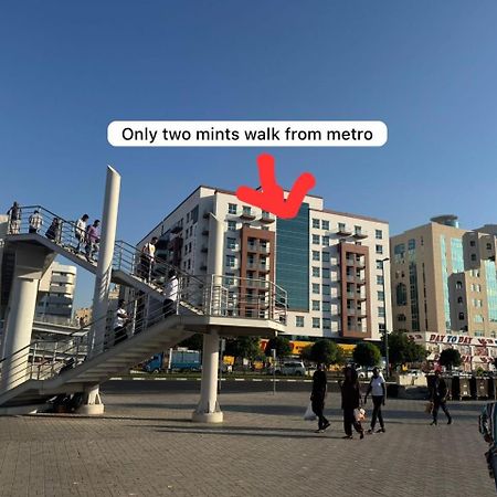 Backpackers Heaven ! 18 Beds In A 2 Bedroom Apartment In Front Of Union Metro Station Diera Dubai Exterior photo