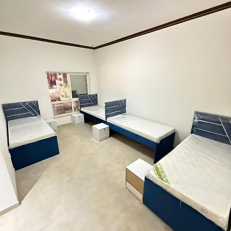 Backpackers Heaven ! 18 Beds In A 2 Bedroom Apartment In Front Of Union Metro Station Diera Dubai Exterior photo